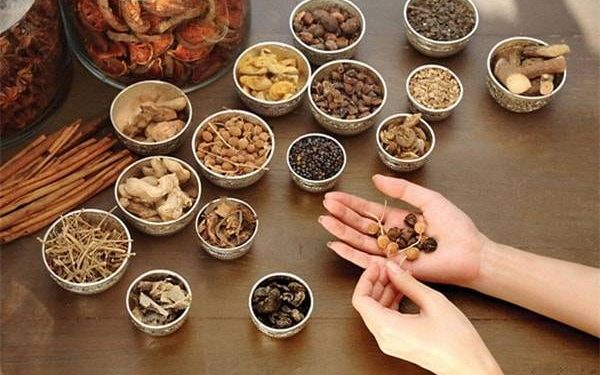 nhón thuốc ngân kiều tán